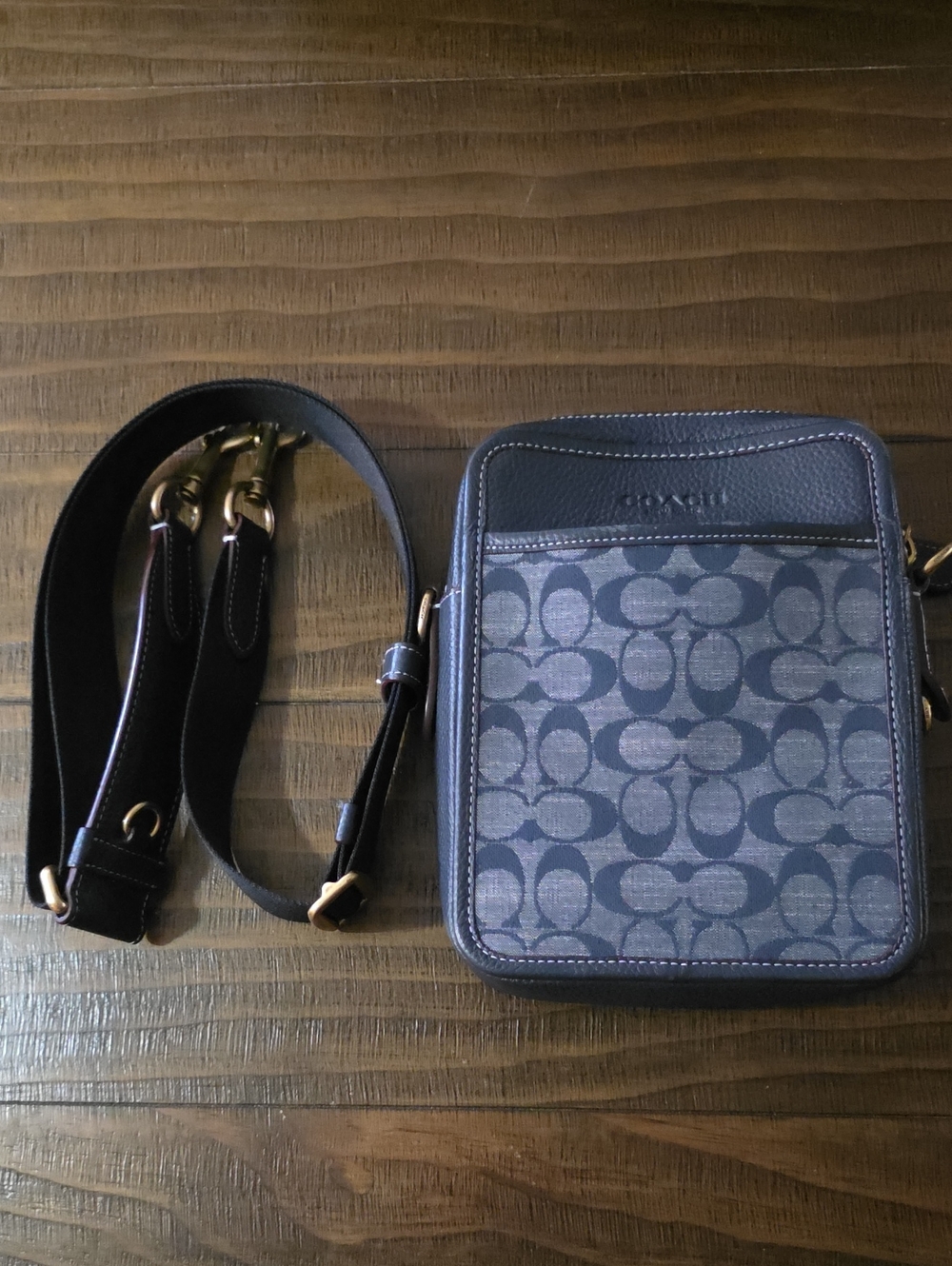 Coach Men's Navy Signature Messenger Crossbody Bag